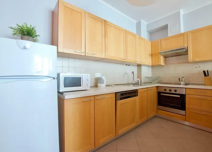 Standard By Hi5 - Kazincy 52 * بودابست